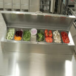 Mesa refrigerada para pizzas y ensaladas. Gama 700. EDENOX-MPGE2-180-I HC 1/3 GN