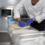Mesa refrigerada para pizzas y ensaladas. Gama 700. EDENOX-MPGE2-180-I HC 1/3 GN